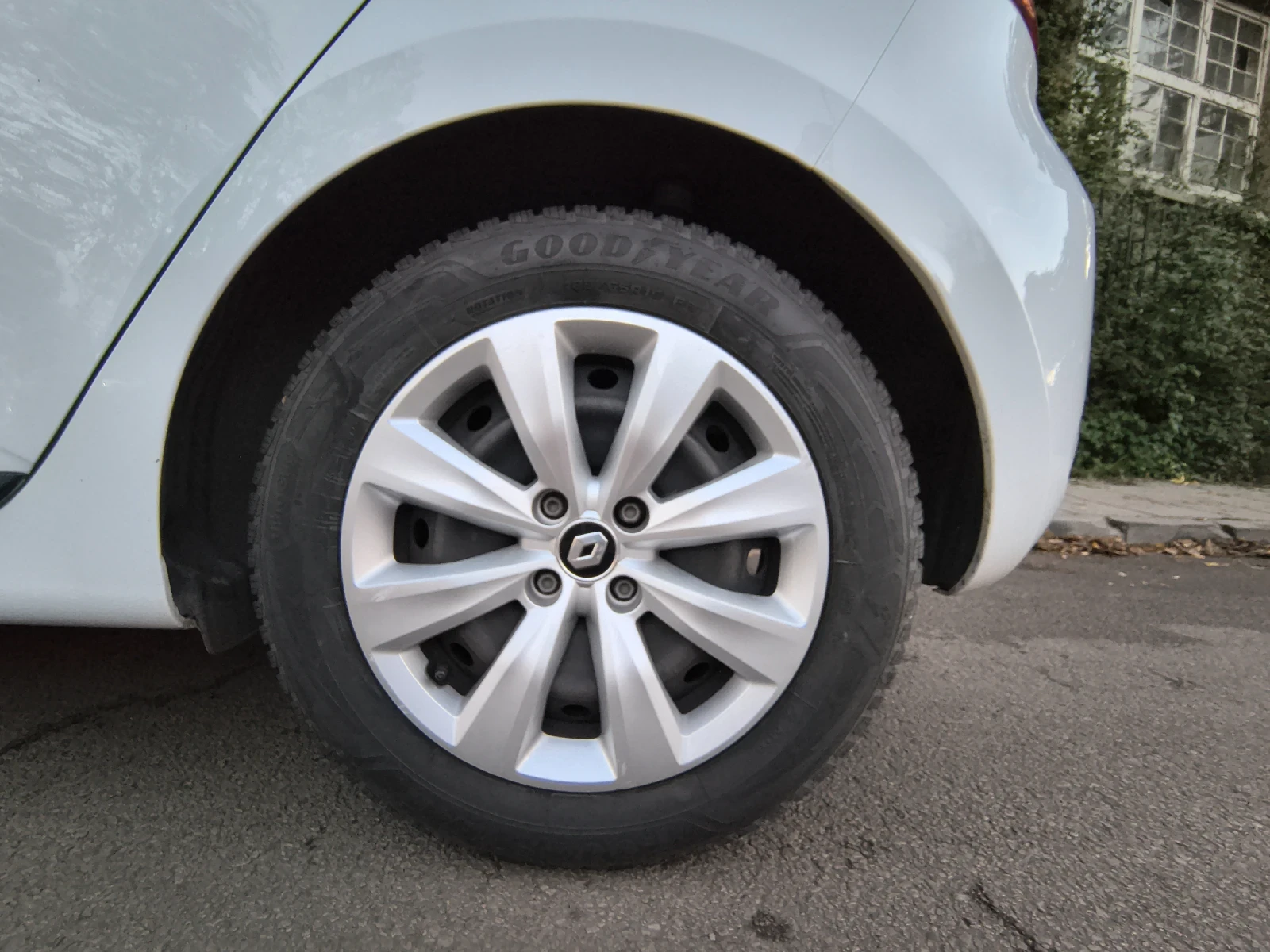 Renault Clio В гаранция. Лизинг 3500 лв + 220 лв вноска - изображение 6