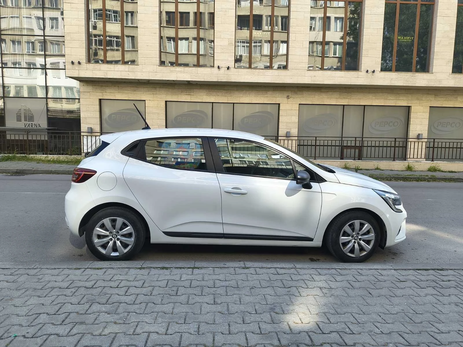 Renault Clio В гаранция В лизинг - изображение 5