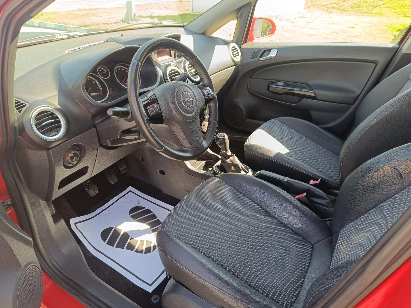 Opel Corsa, снимка 8 - Автомобили и джипове - 54220741