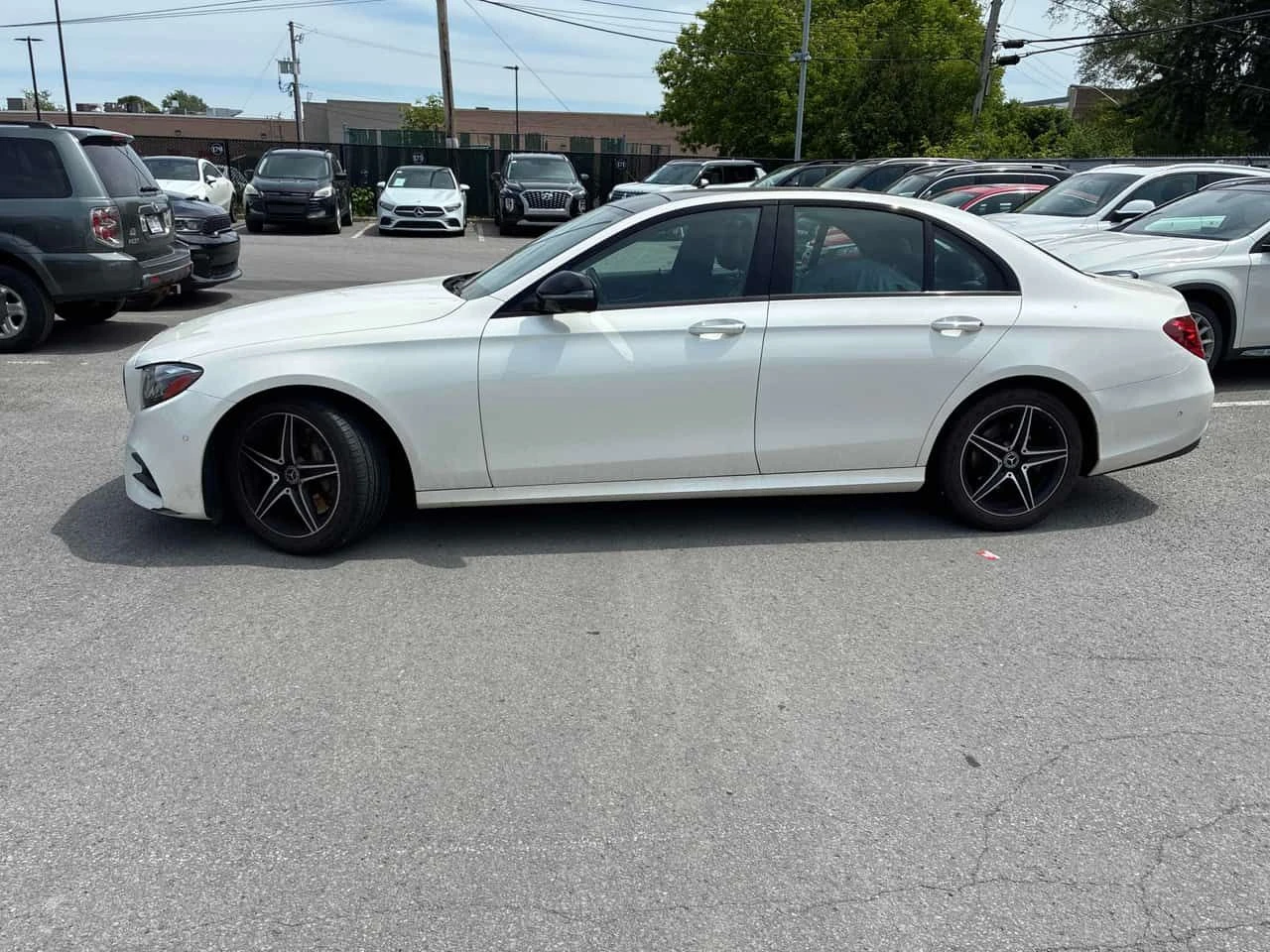 Mercedes-Benz E 350 4MATIC* BURMESTER* AMBIENTNO* HEAD-UP* , снимка 2 - Автомобили и джипове - 54783887