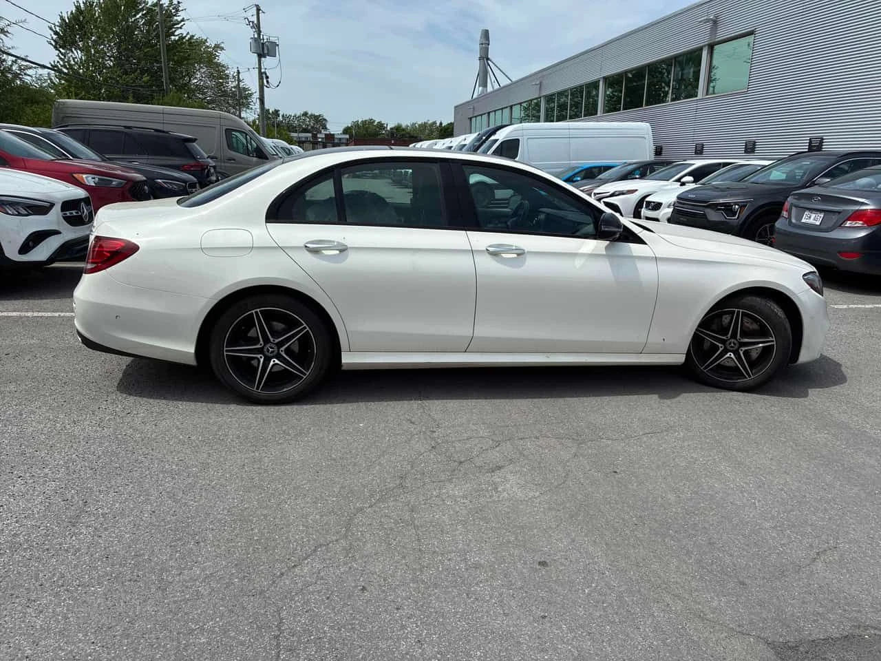 Mercedes-Benz E 350 4MATIC* BURMESTER* AMBIENTNO* HEAD-UP* , снимка 3 - Автомобили и джипове - 54783887