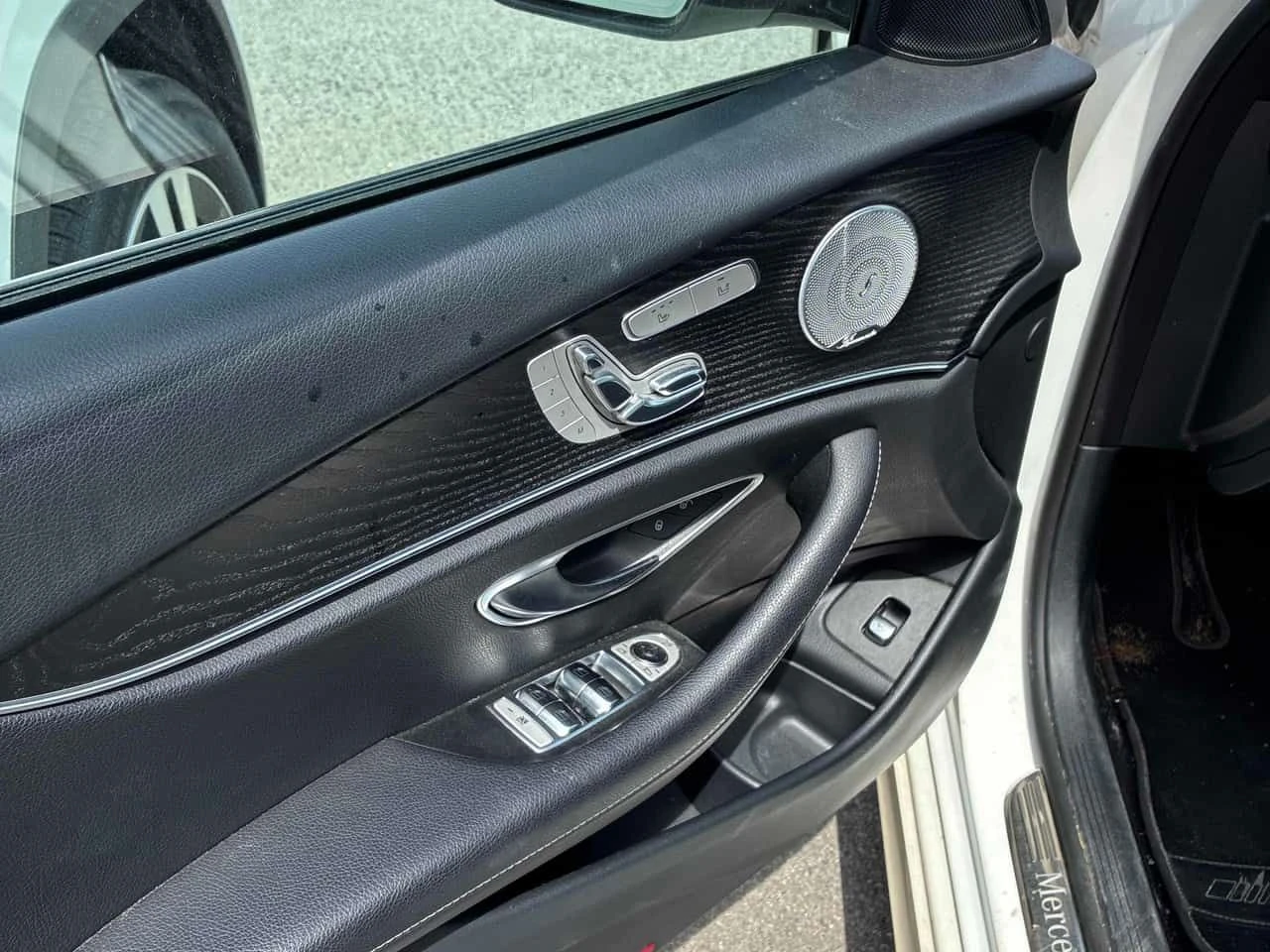 Mercedes-Benz E 350 4MATIC* BURMESTER* AMBIENTNO* HEAD-UP* , снимка 11 - Автомобили и джипове - 54783887