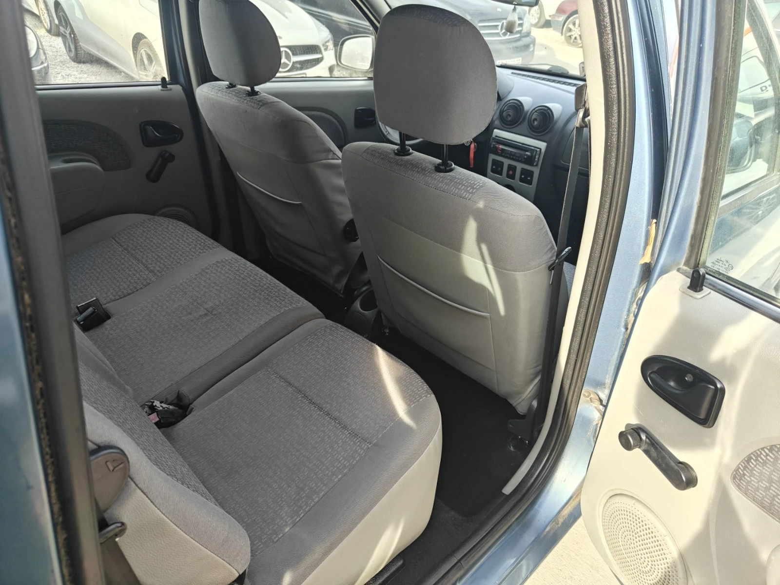 Dacia Logan 6+ 1 ГАЗ КЛИМА, снимка 12 - Автомобили и джипове - 54921311