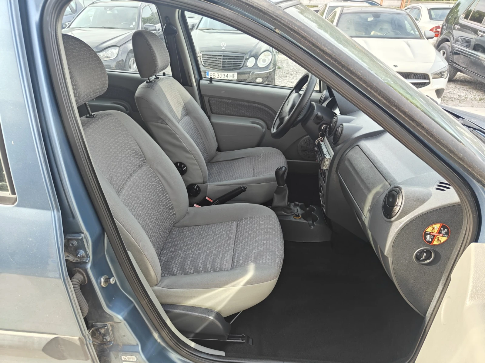 Dacia Logan 6+ 1 ГАЗ КЛИМА, снимка 13 - Автомобили и джипове - 54921311