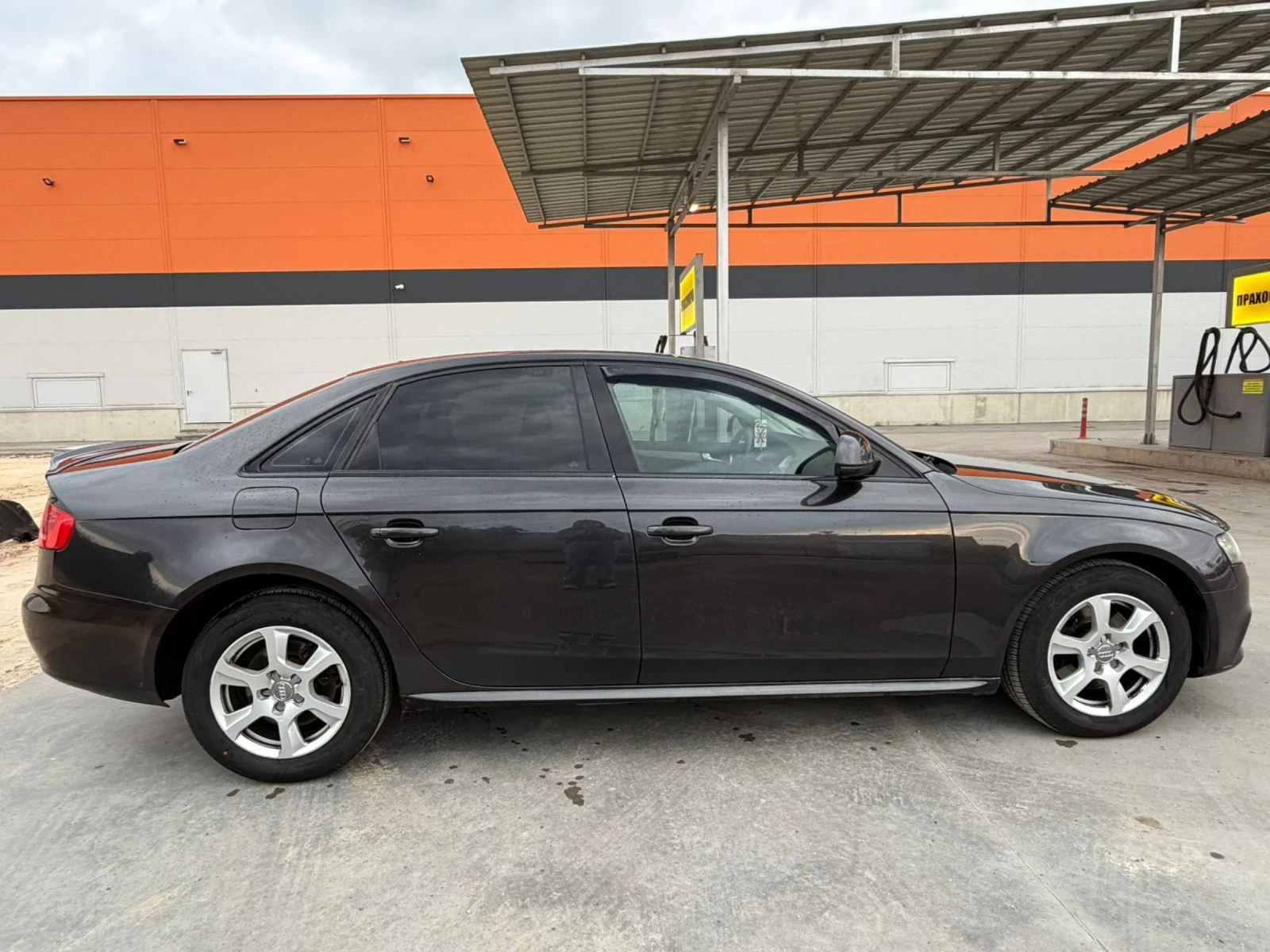 Audi A4, снимка 4 - Автомобили и джипове - 55225133