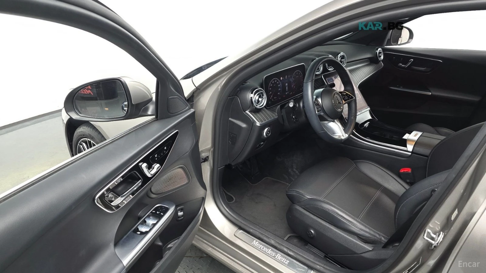 Mercedes-Benz C 200 4MATIC* КОЖА* ПОДГРЕВ* ОБДУХВ* PANO* , снимка 11 - Автомобили и джипове - 55741574