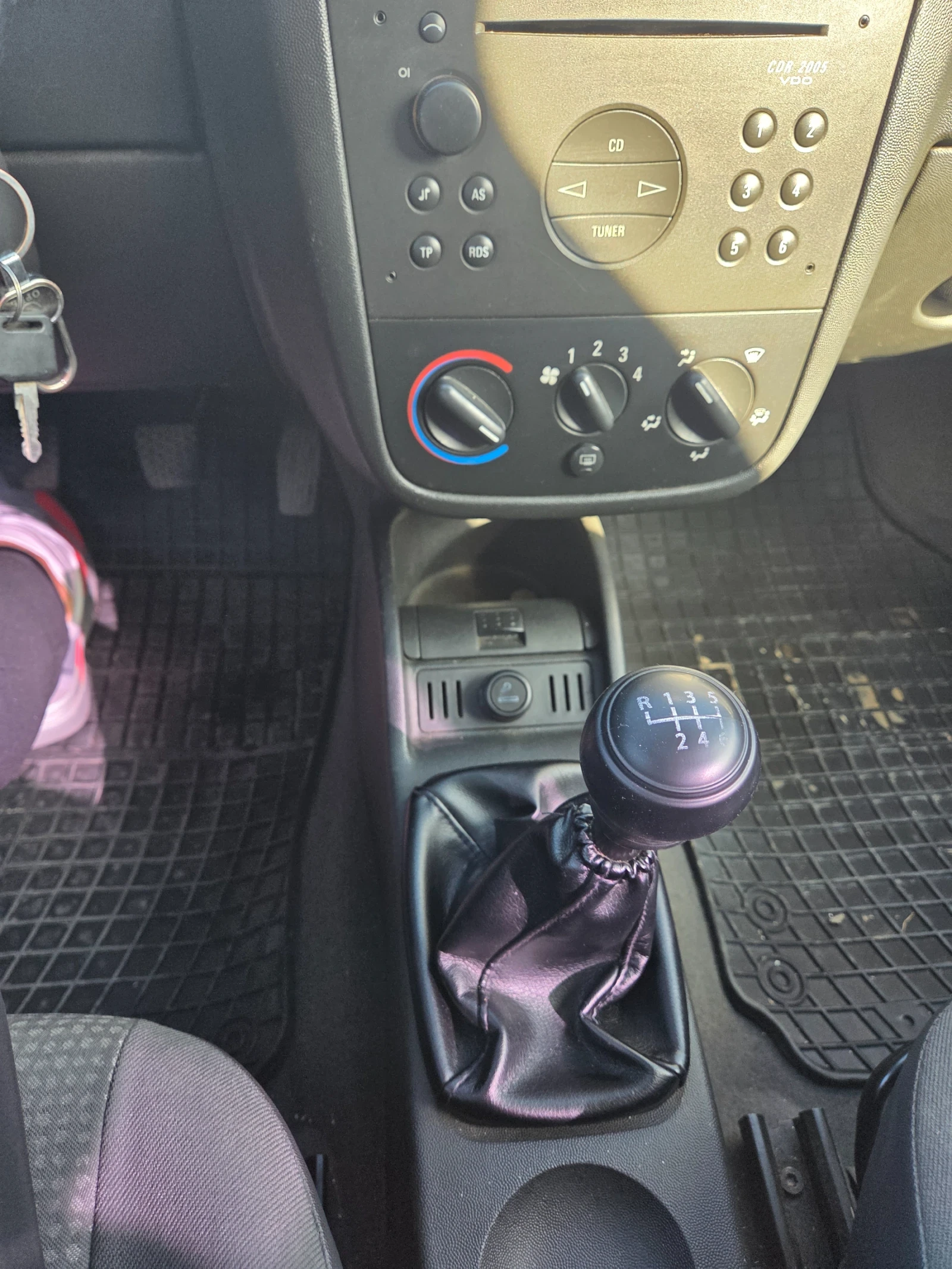 Opel Corsa, снимка 9 - Автомобили и джипове - 56059742