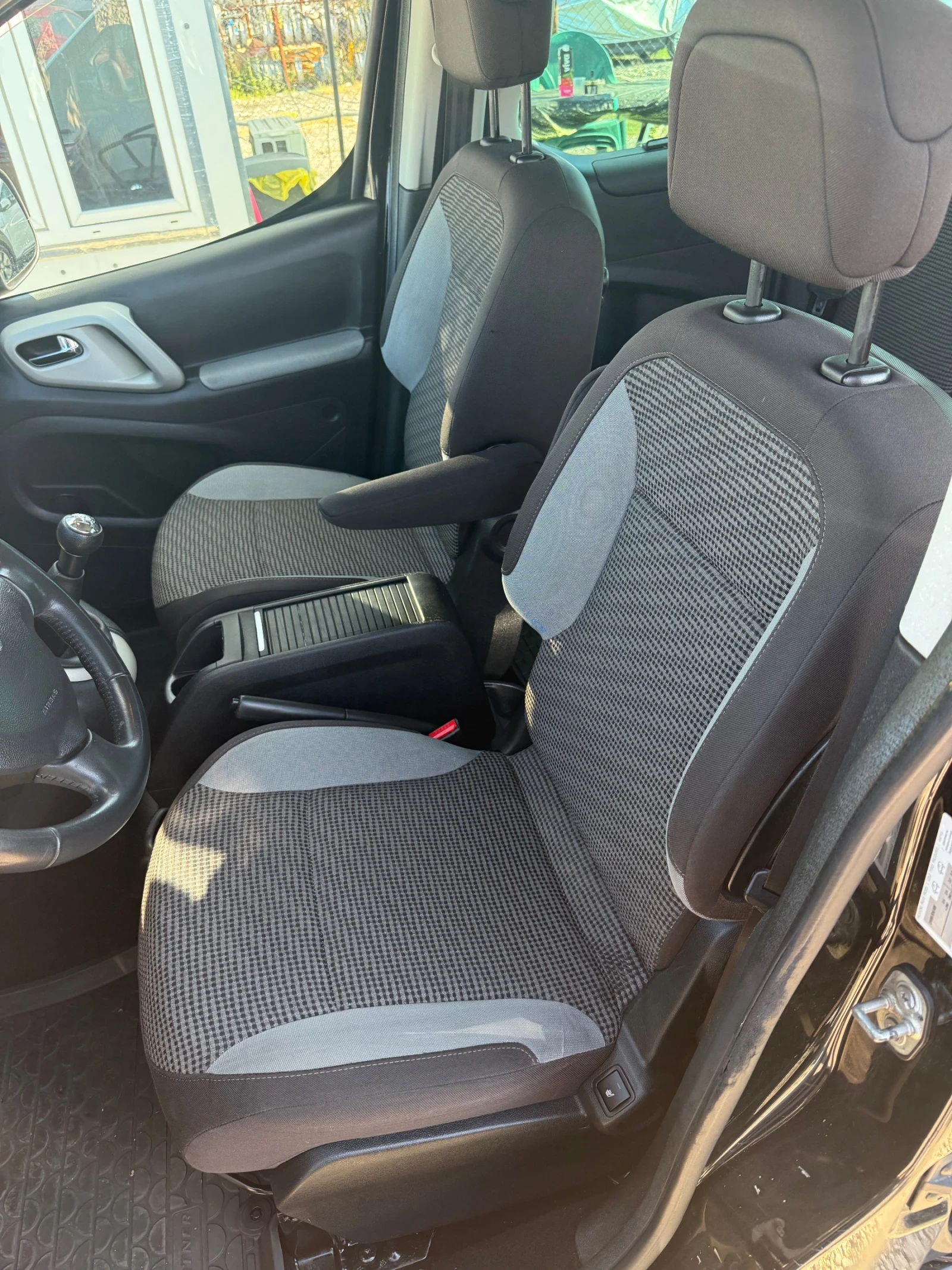 Peugeot Partner 1.6HDI Teppe Facelift , снимка 11 - Автомобили и джипове - 56199086