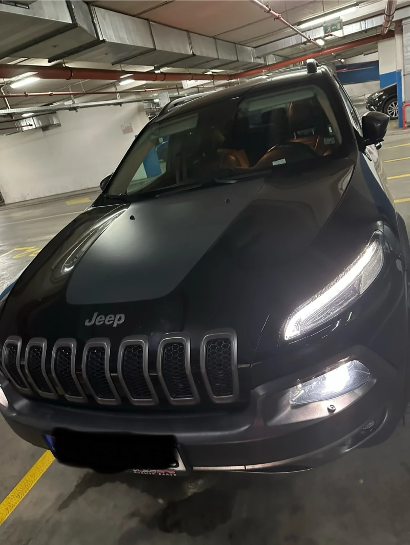 Jeep Cherokee 3.2 v6 172hp, снимка 1 - Автомобили и джипове - 49438179