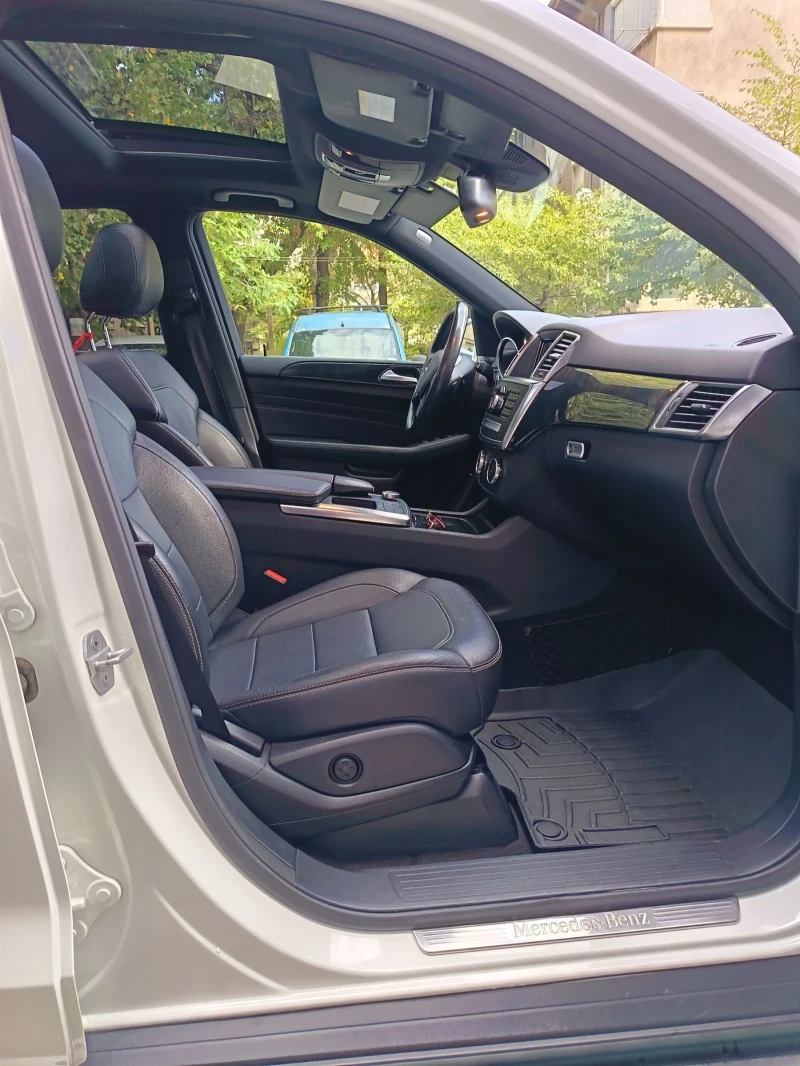 Mercedes-Benz ML 350  AMG, Airmatic, 360  камера, снимка 13 - Автомобили и джипове - 52338927