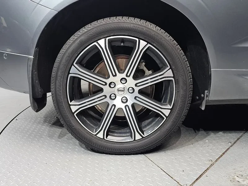Volvo XC60 D5 INSCRIPTION, снимка 5 - Автомобили и джипове - 55562259