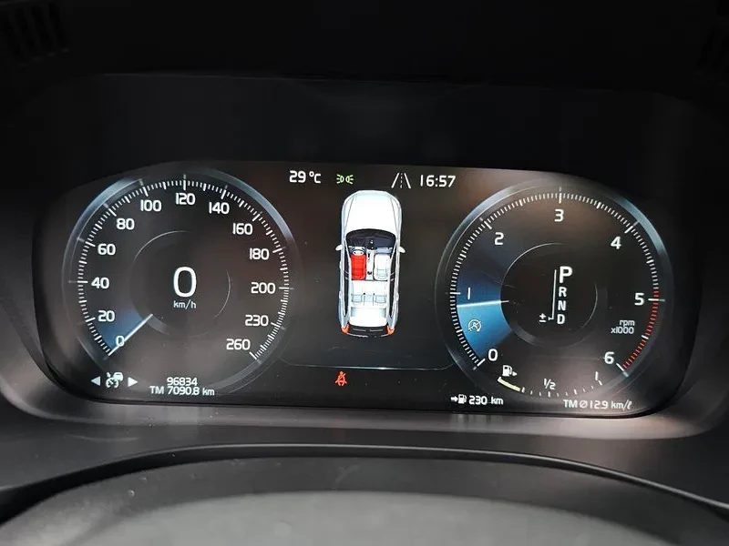 Volvo XC60 D5 INSCRIPTION, снимка 8 - Автомобили и джипове - 55562259