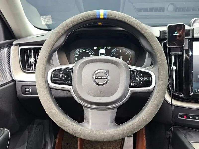Volvo XC60 D5 INSCRIPTION, снимка 12 - Автомобили и джипове - 55562259