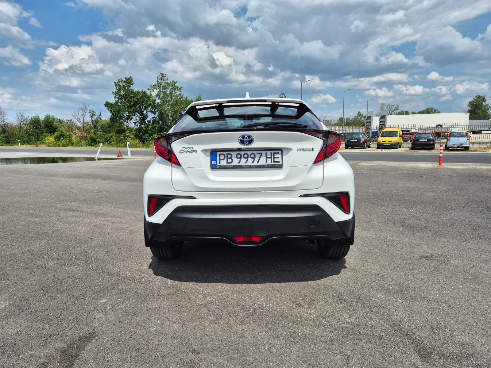 Toyota C-HR 1.8 HYBRID A/T - изображение 4