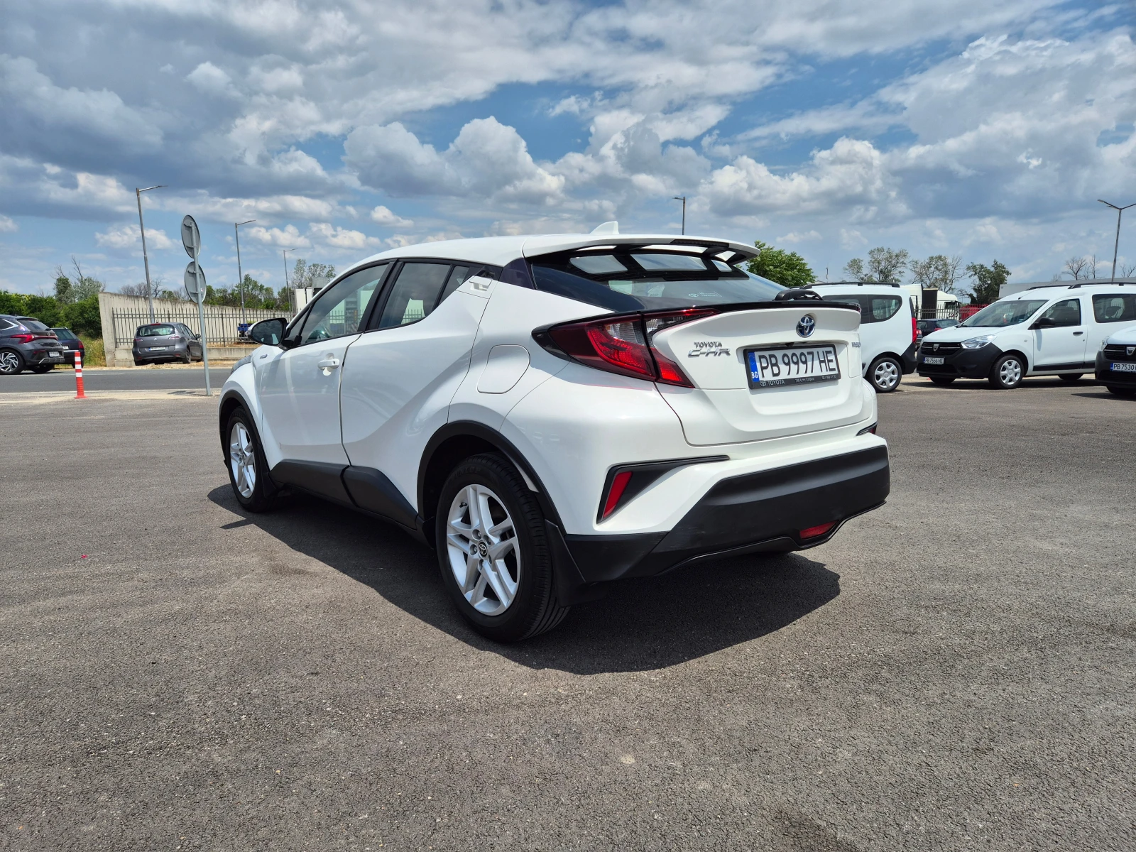 Toyota C-HR 1.8 HYBRID A/T - изображение 3