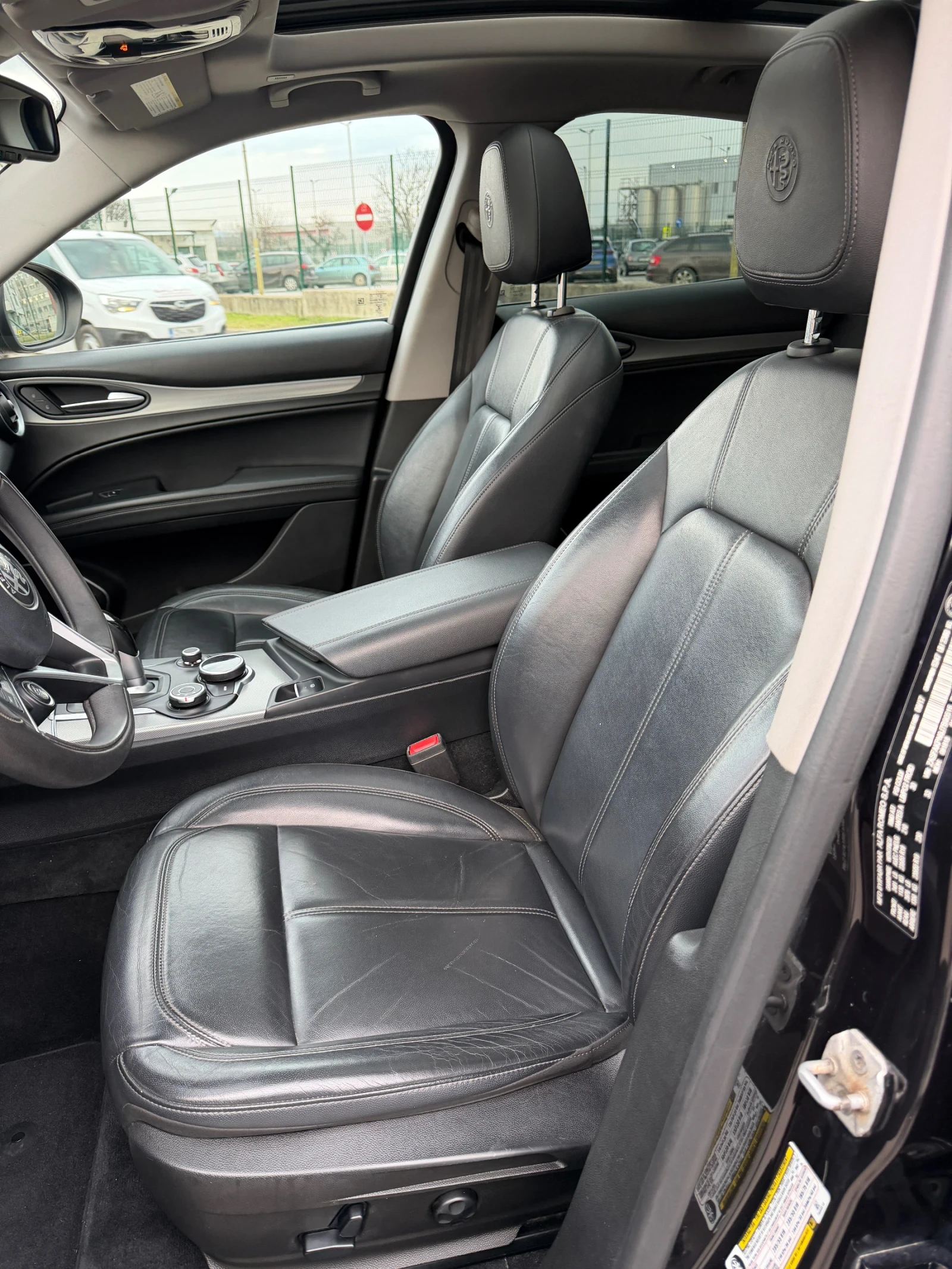 Alfa Romeo Stelvio TI SPORT AWD - изображение 10