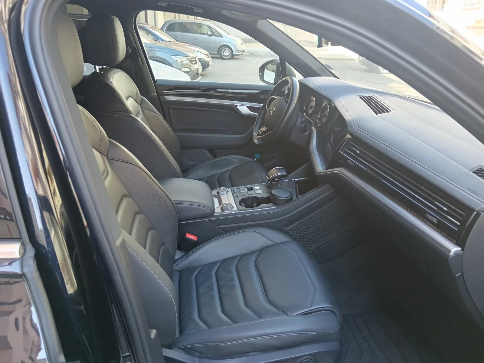 VW Touareg 3 TDI 286 конски сили, снимка 9 - Автомобили и джипове - 53820179