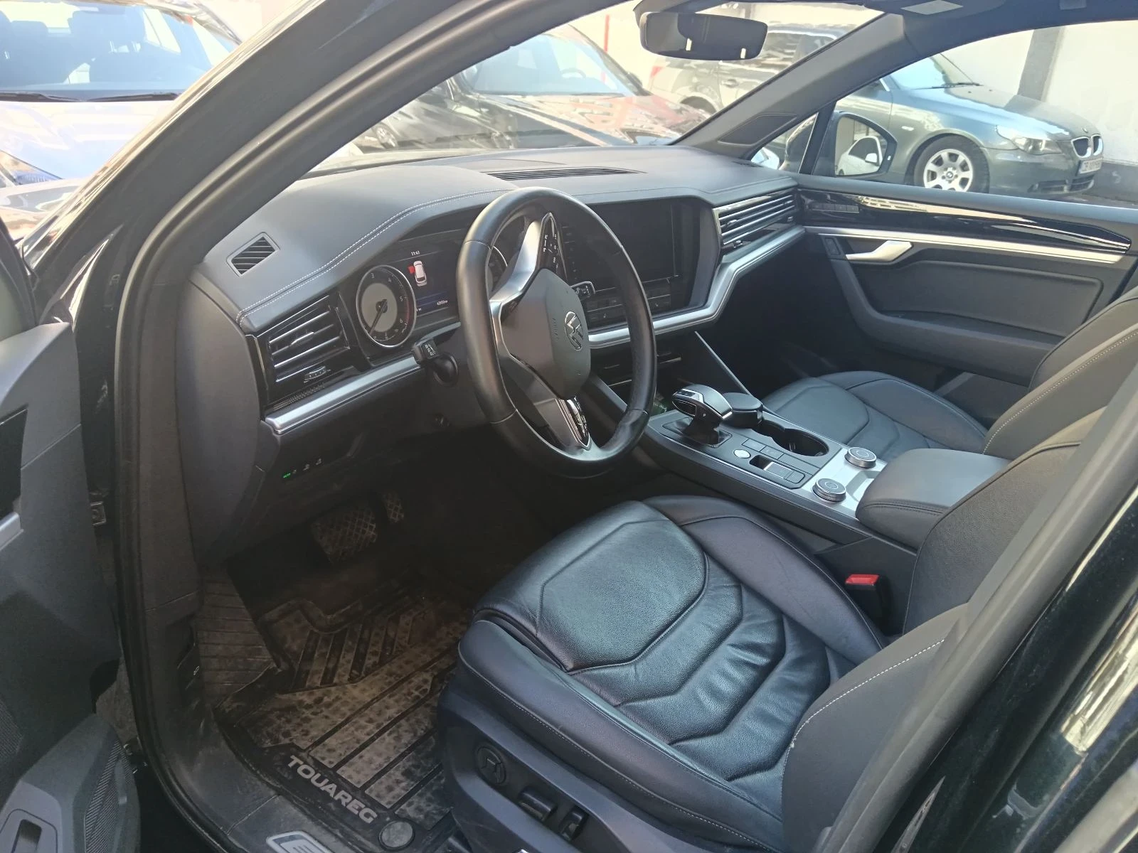 VW Touareg 3 TDI 286 конски сили, снимка 7 - Автомобили и джипове - 53820179