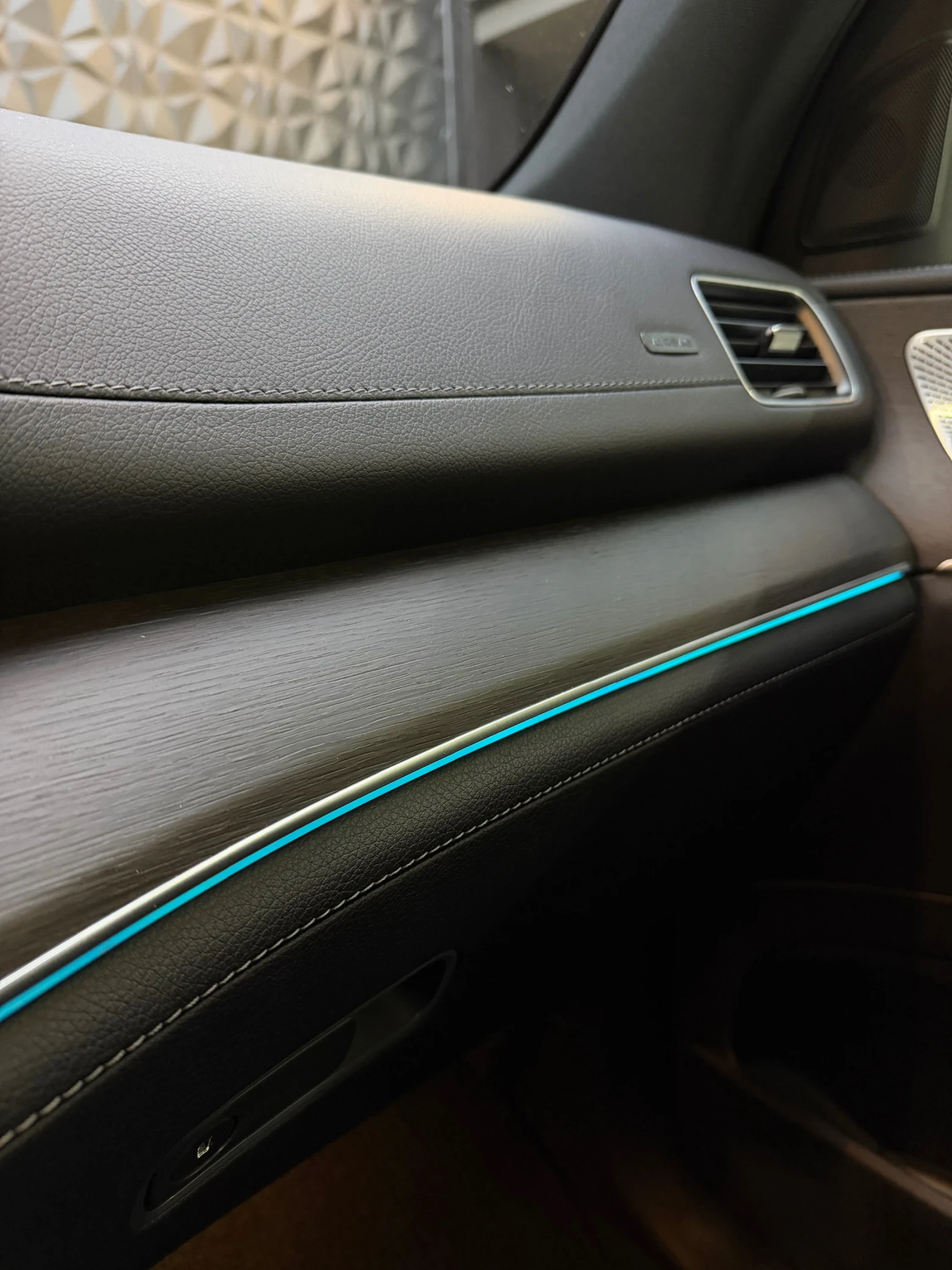 Mercedes-Benz GLE 400 d 4 MATIC* 6+ 1* AMG* ПАНОРАМА* BURMESTER* HEAD UP, снимка 11 - Автомобили и джипове - 53904905