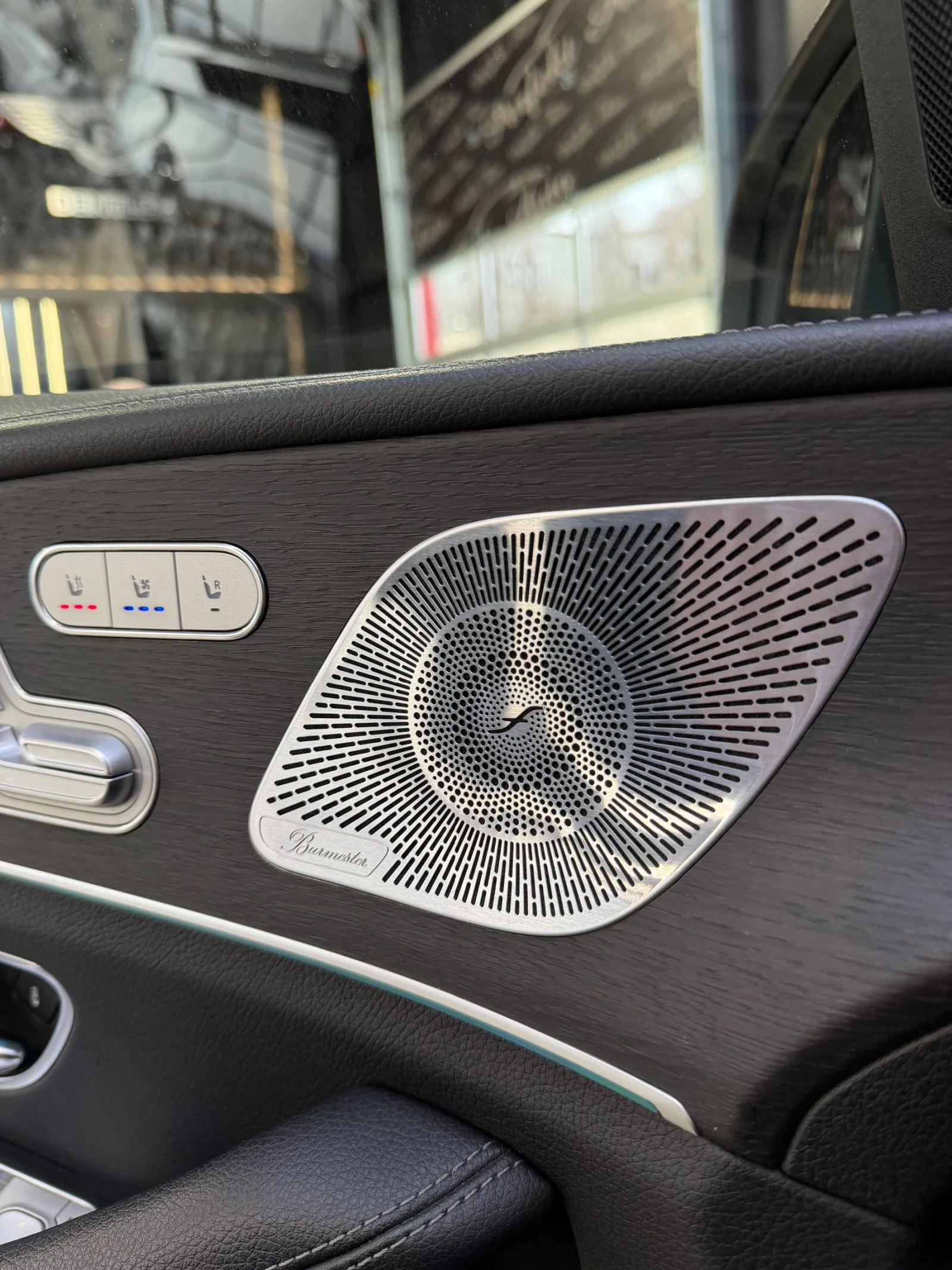 Mercedes-Benz GLE 400 d 4 MATIC* 6+ 1* AMG* ПАНОРАМА* BURMESTER* HEAD UP, снимка 14 - Автомобили и джипове - 53904905