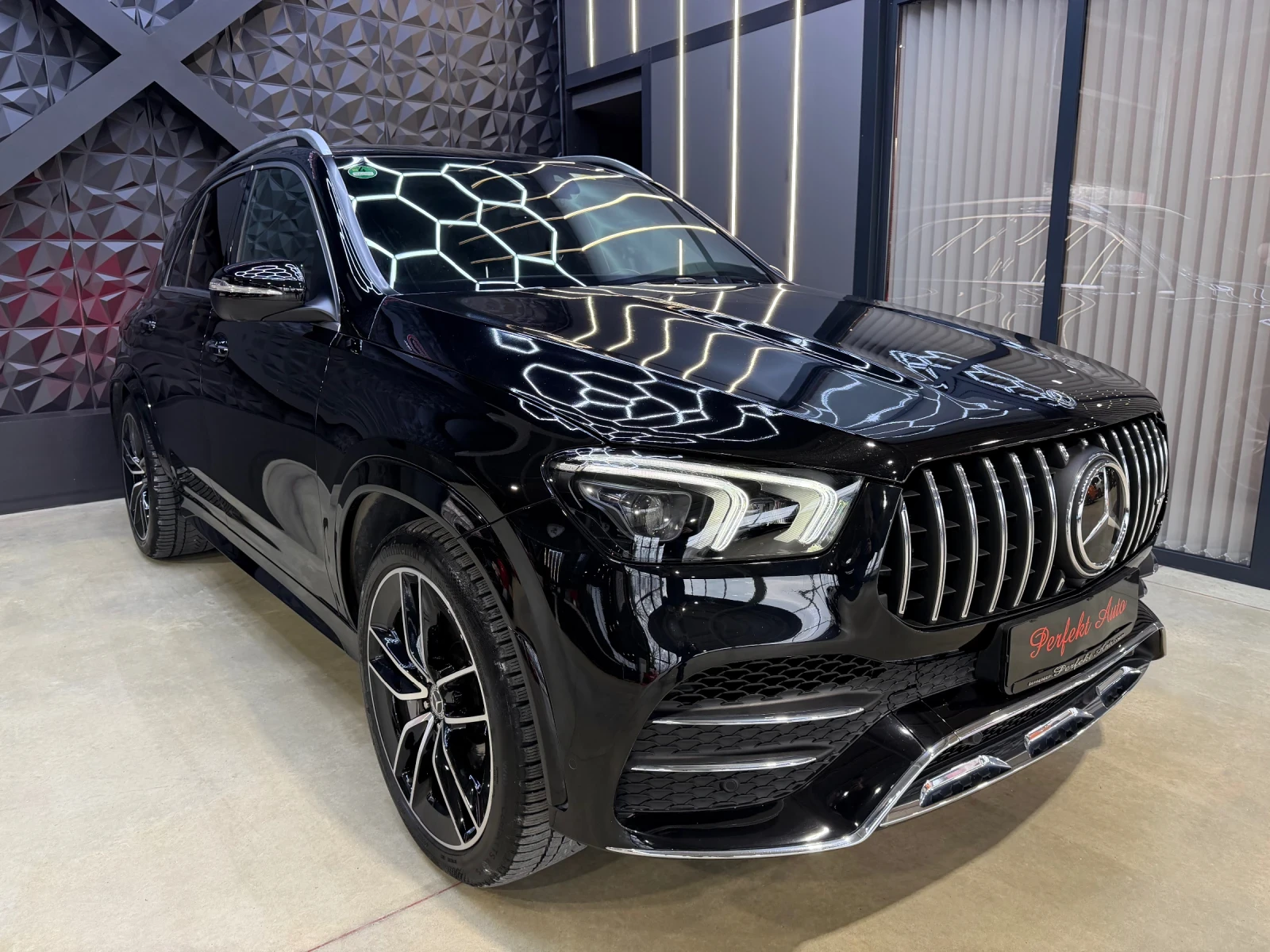 Mercedes-Benz GLE 400 d 4 MATIC* 6+ 1* AMG* ПАНОРАМА* BURMESTER* HEAD UP | Auto.bg — изображение 1