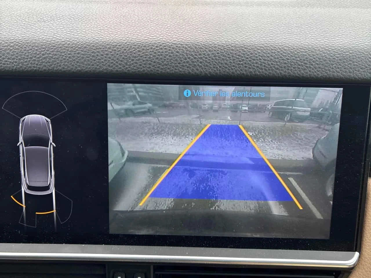 Porsche Cayenne * E Hybrid * ПАНОРАМА* КАМЕРА* ОБДУХВАНЕ* , снимка 11 - Автомобили и джипове - 54145009