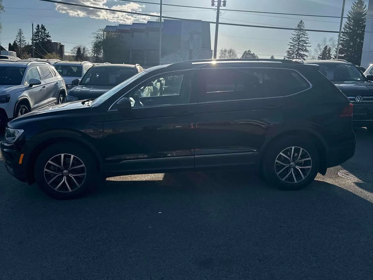 VW Tiguan * 4MOTION * CARFAX * ЦЕНА ДО БГ, снимка 11 - Автомобили и джипове - 54385002