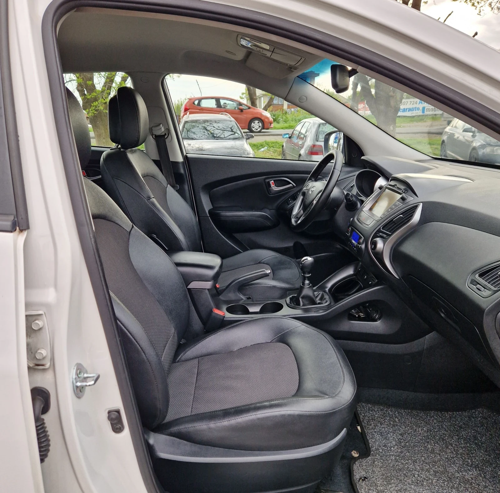 Hyundai IX35 1.7CRDi FaceLift, снимка 12 - Автомобили и джипове - 54428226