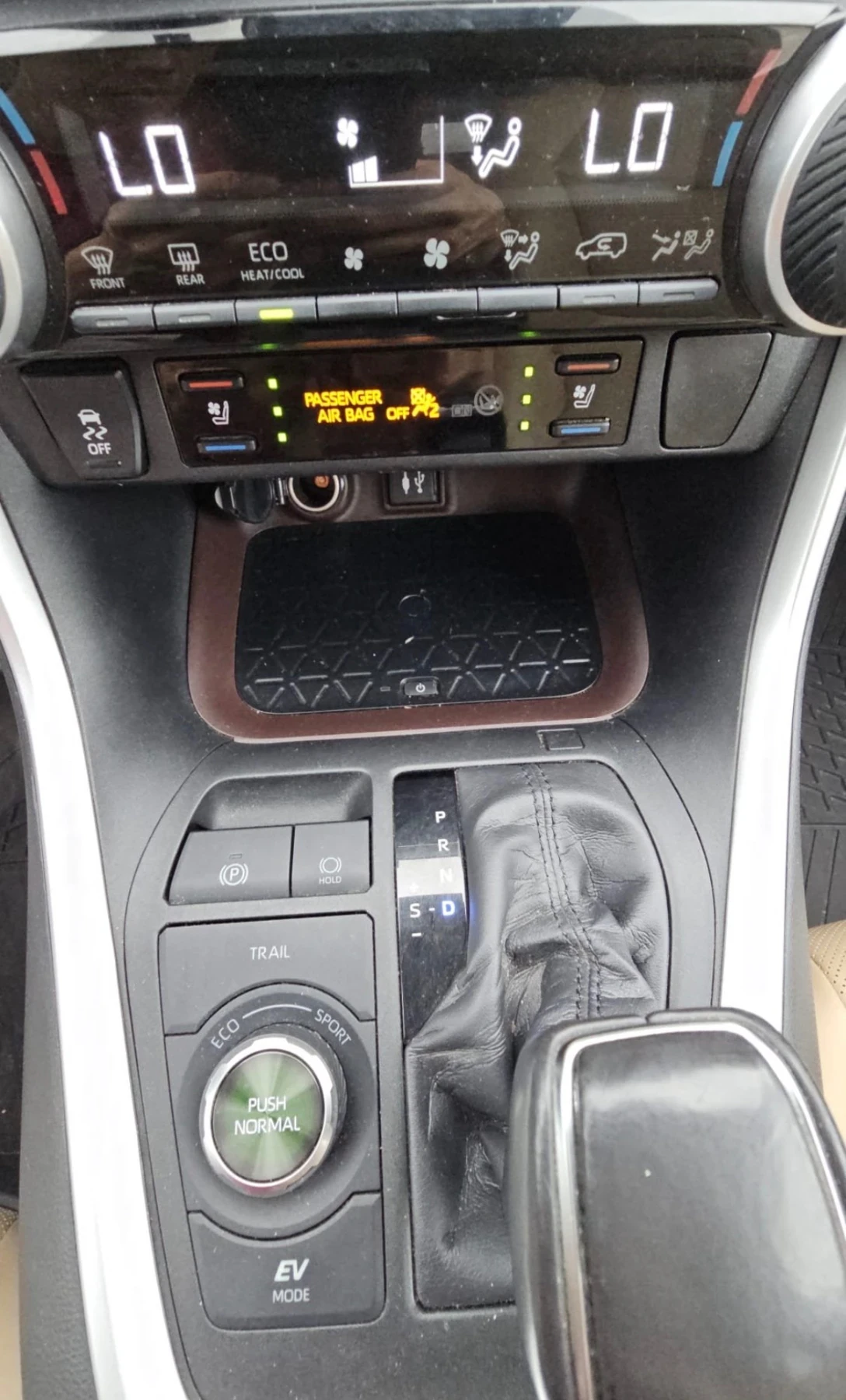 Toyota Rav4 HYBRID LIMITED * JBL * МЪРТВА ТОЧКА * ОБДУХВАНЕ * , снимка 7 - Автомобили и джипове - 54471067