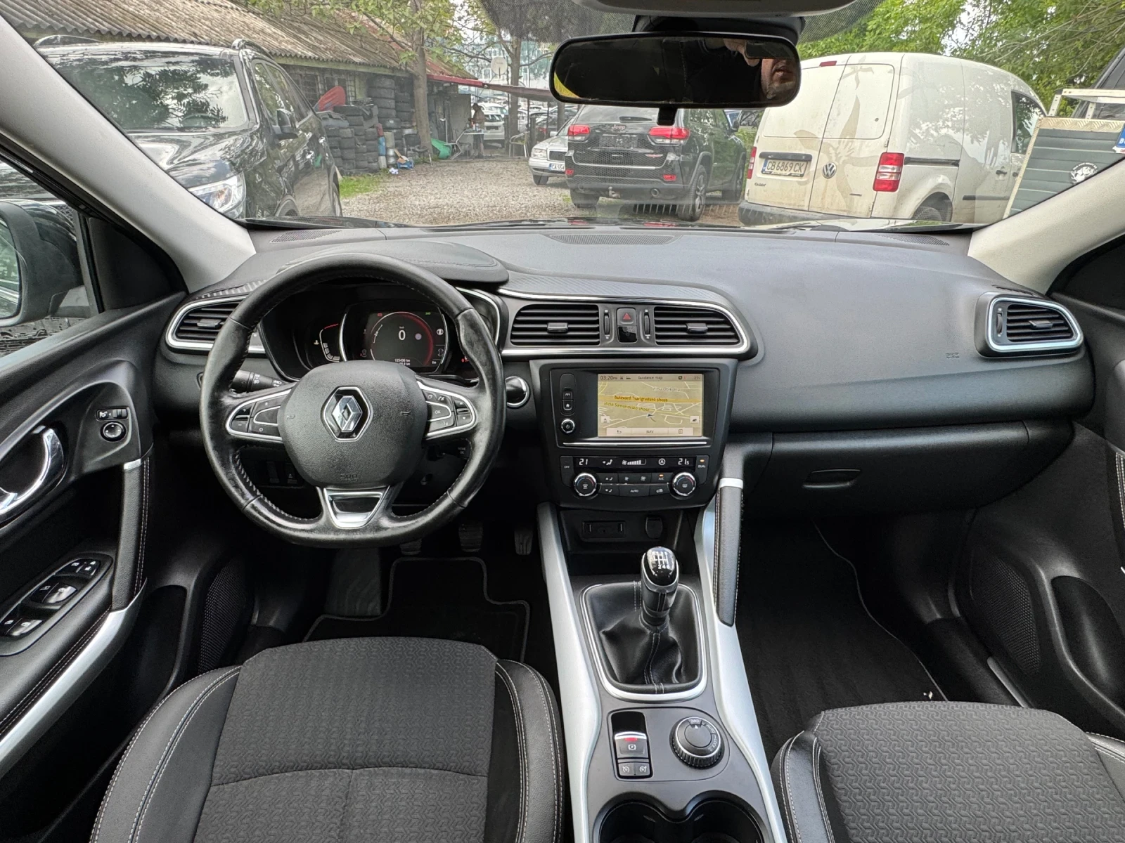 Renault Kadjar 125.000км! 4х4! Кожа ! Нави!, снимка 10 - Автомобили и джипове - 54579529