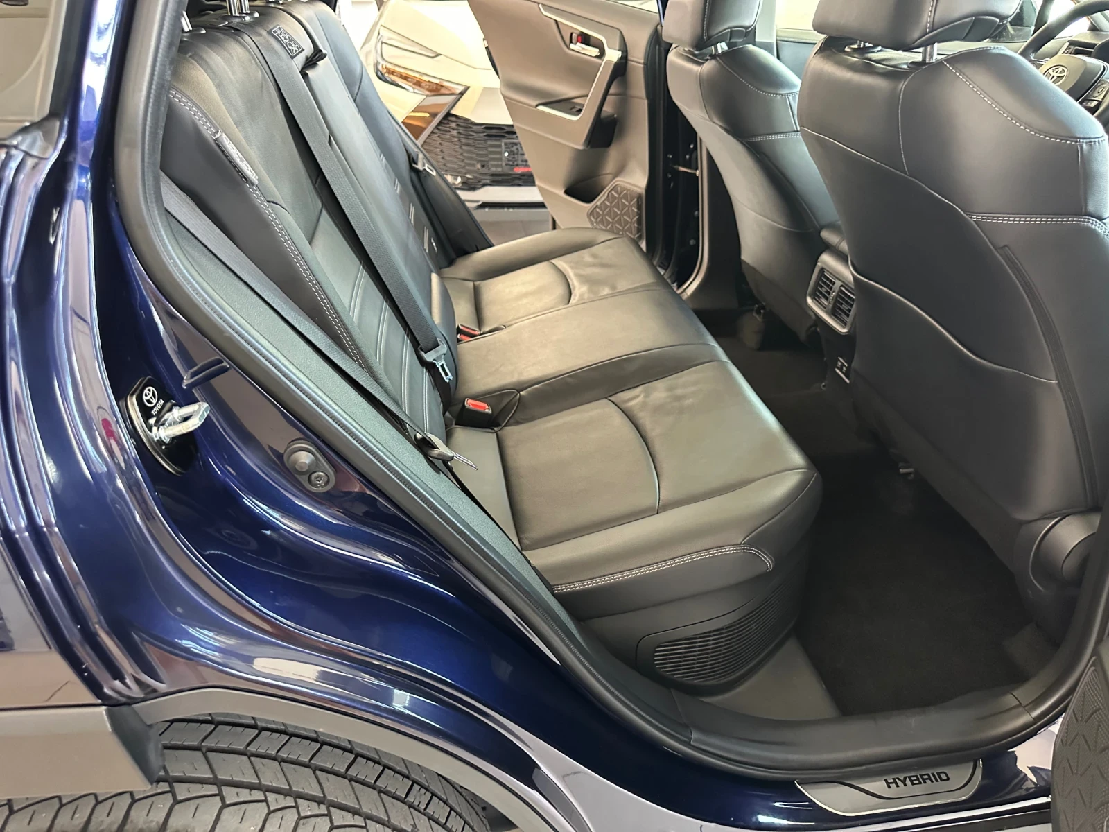 Toyota Rav4 Luxury, снимка 9 - Автомобили и джипове - 54973614