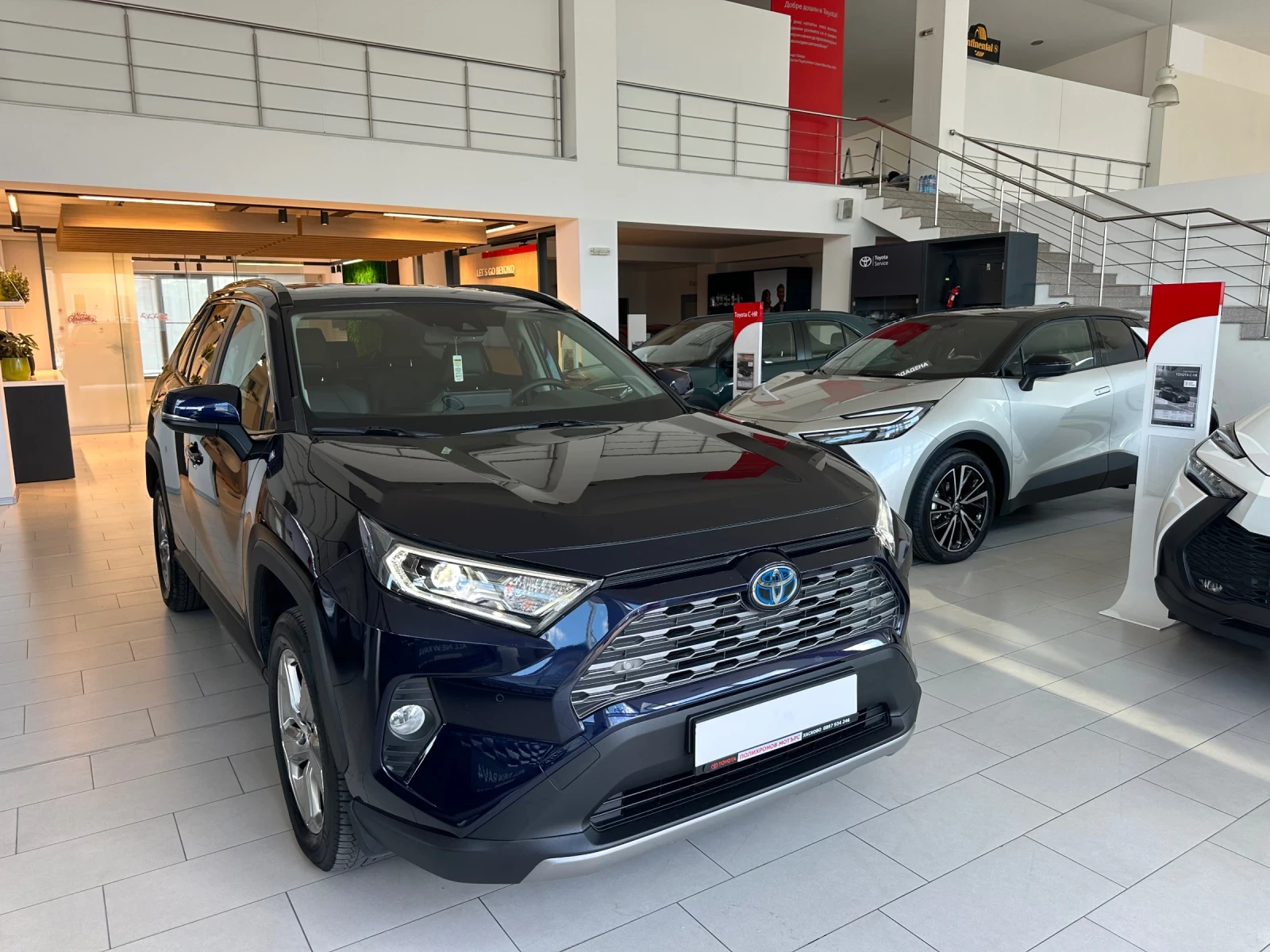 Toyota Rav4 Luxury, снимка 6 - Автомобили и джипове - 54973614
