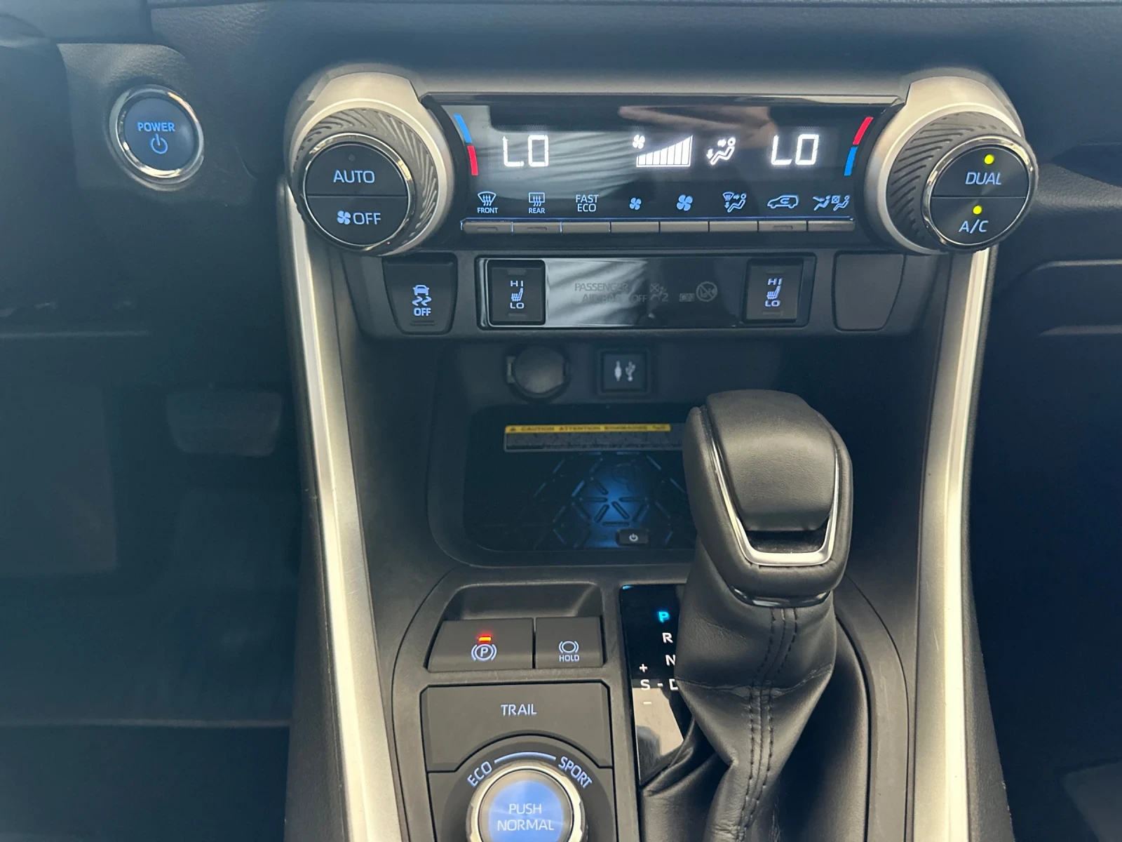 Toyota Rav4 Luxury, снимка 14 - Автомобили и джипове - 54973614