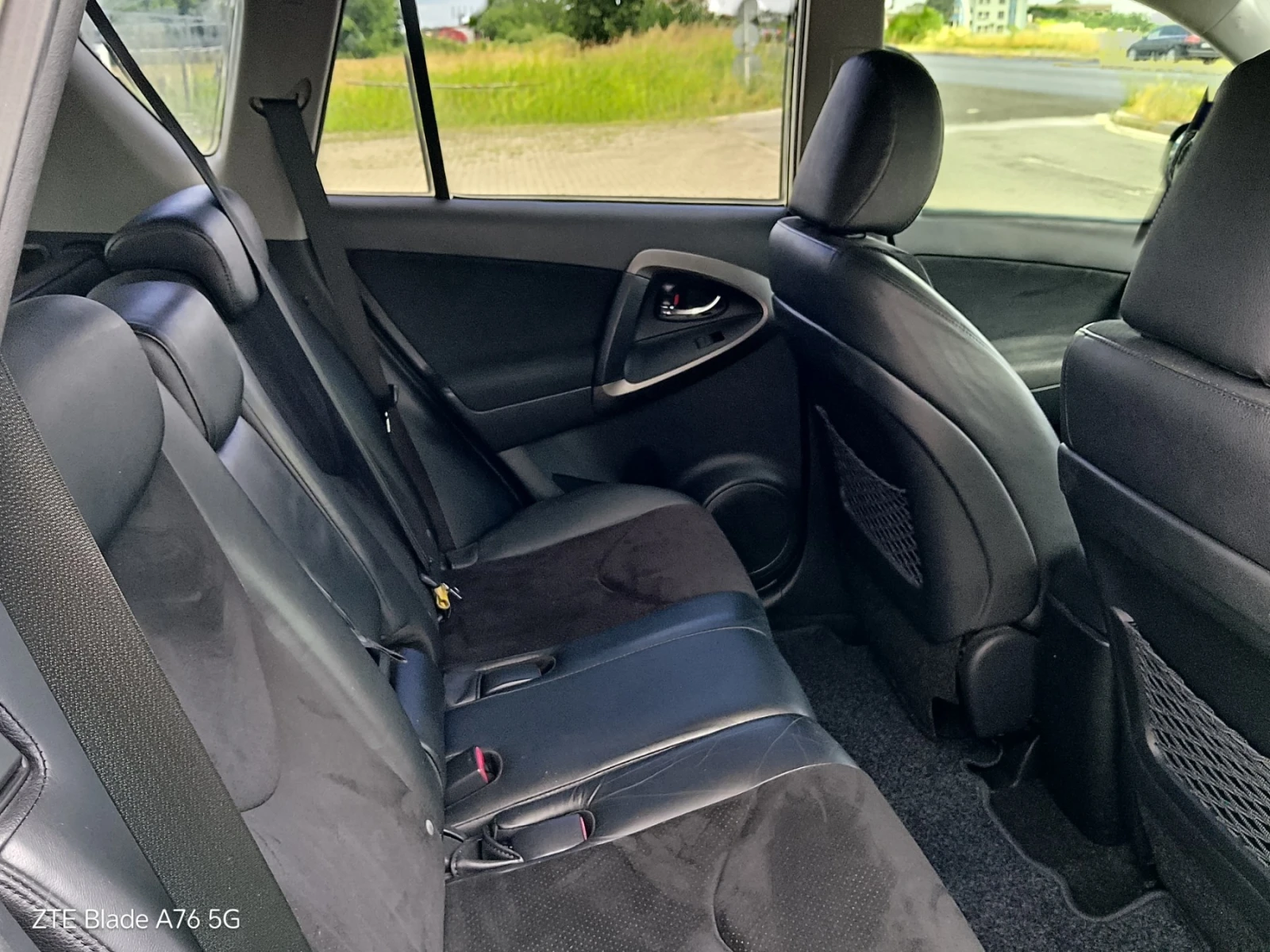 Toyota Rav4 2.2 D4D, снимка 10 - Автомобили и джипове - 55241794