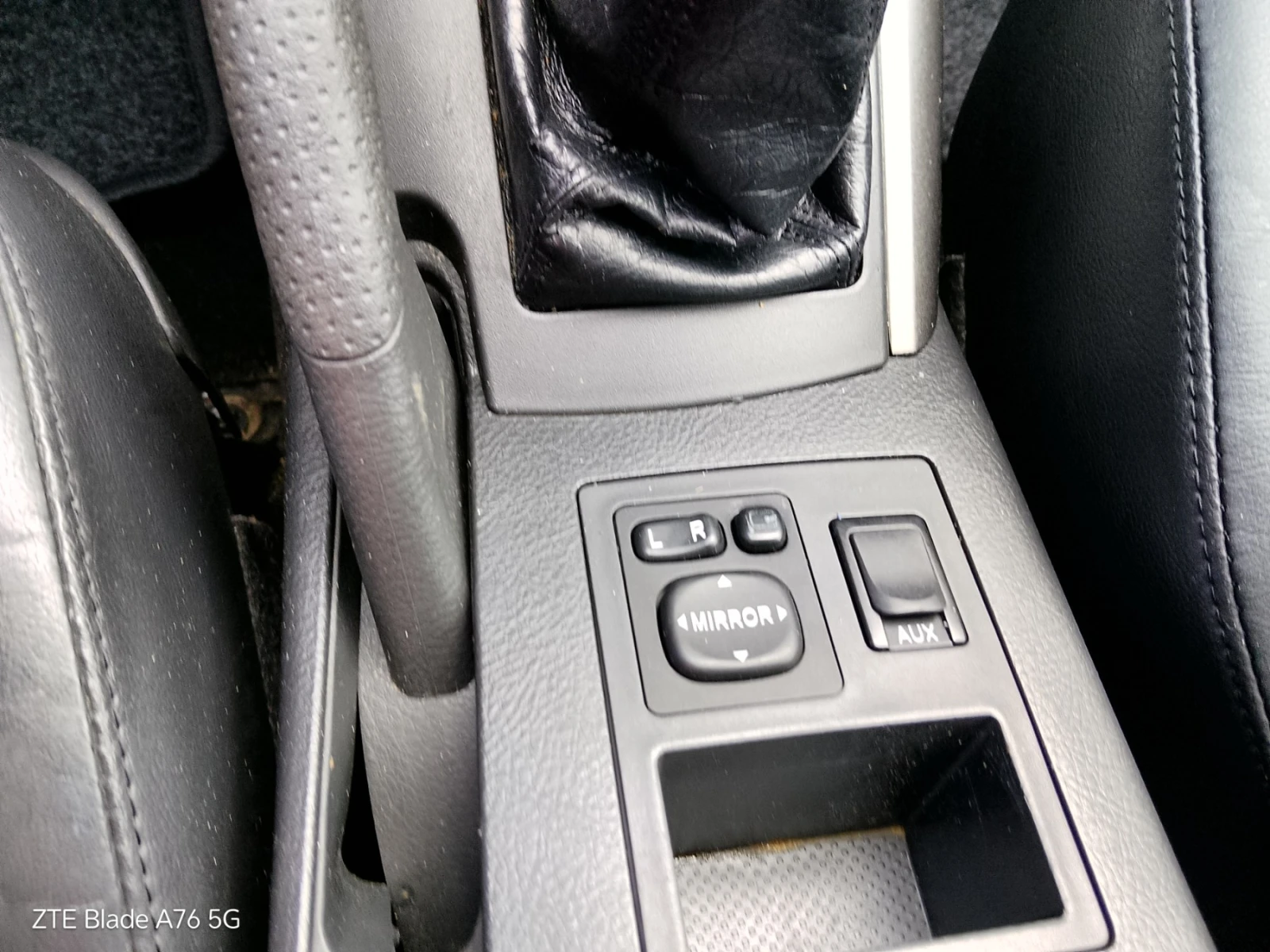 Toyota Rav4 2.2 D4D, снимка 11 - Автомобили и джипове - 55241794