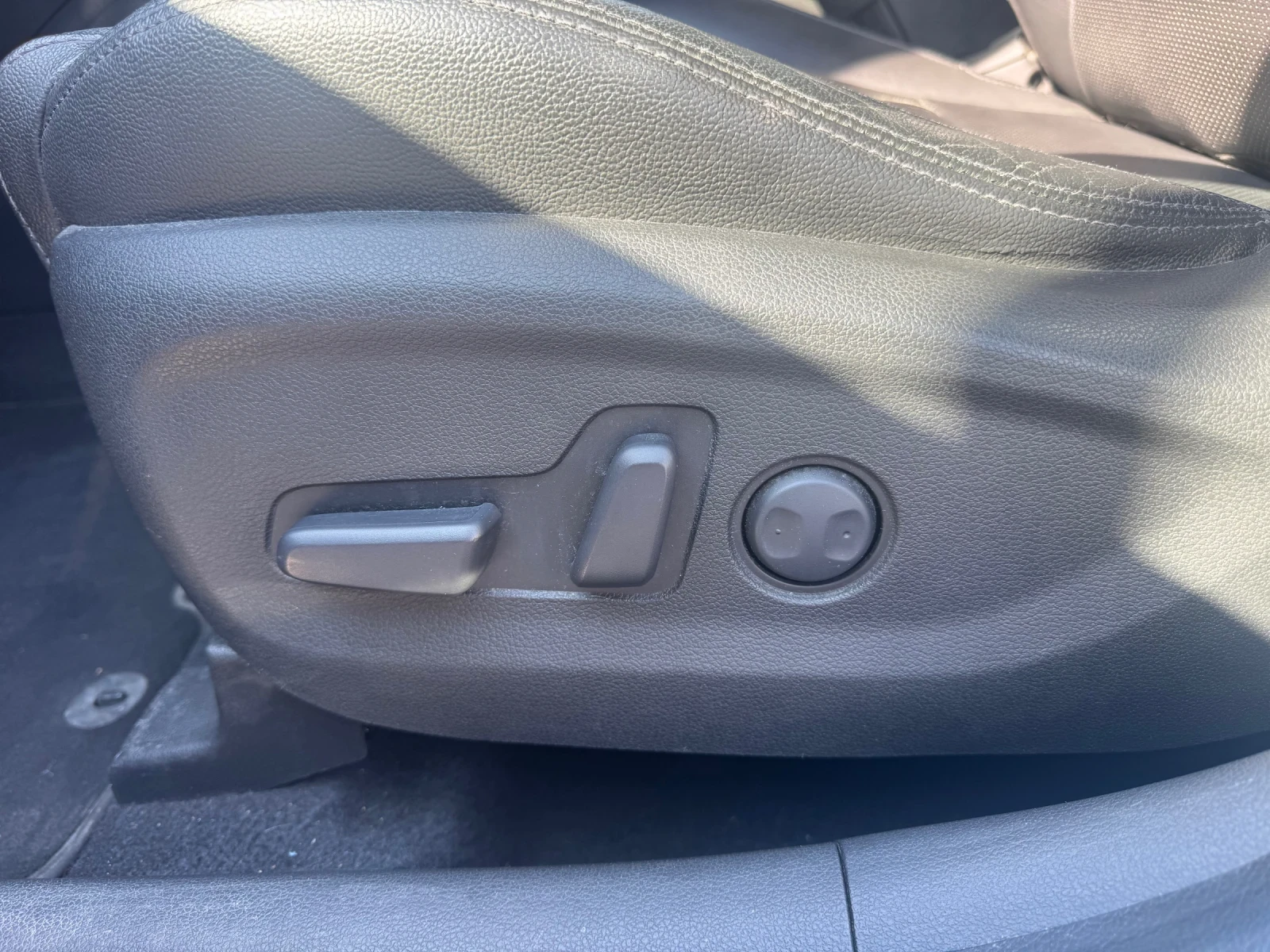 Hyundai Tucson, снимка 11 - Автомобили и джипове - 55453332
