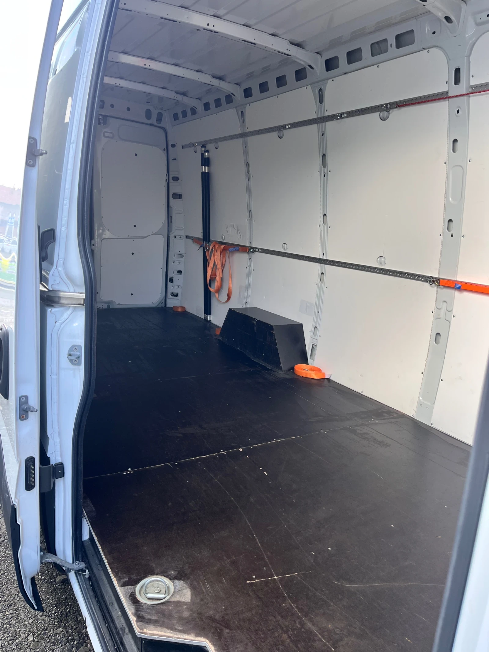 Iveco 35S18 Фургон - изображение 9