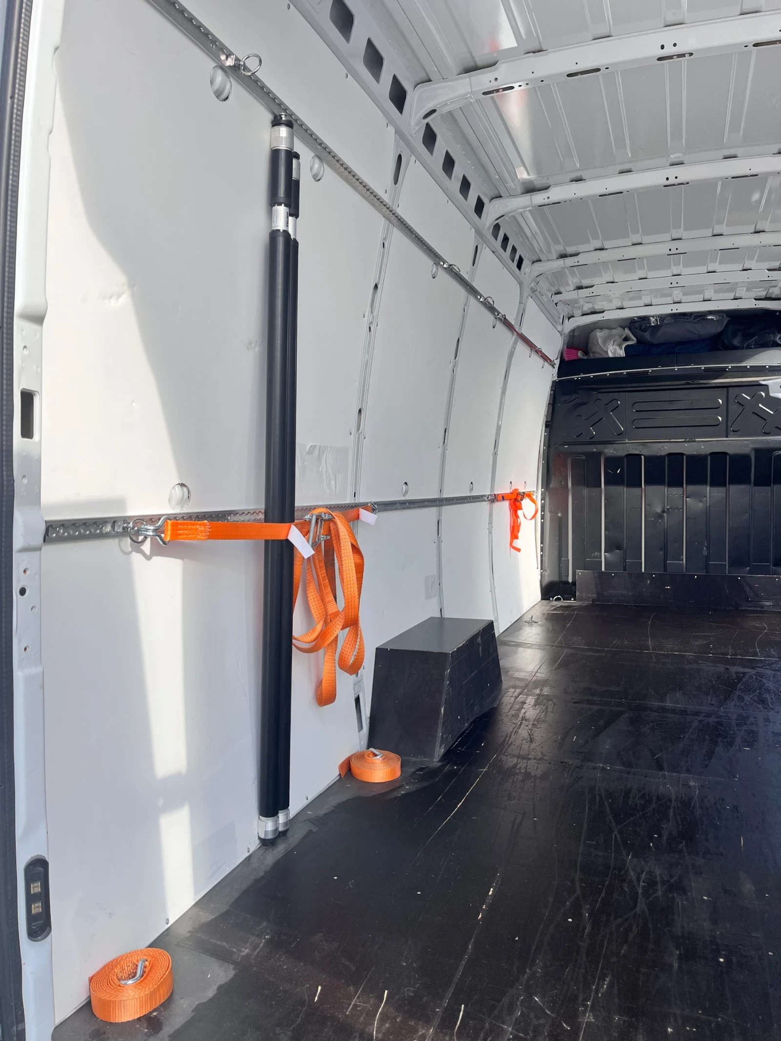 Iveco 35S18 Фургон - изображение 8