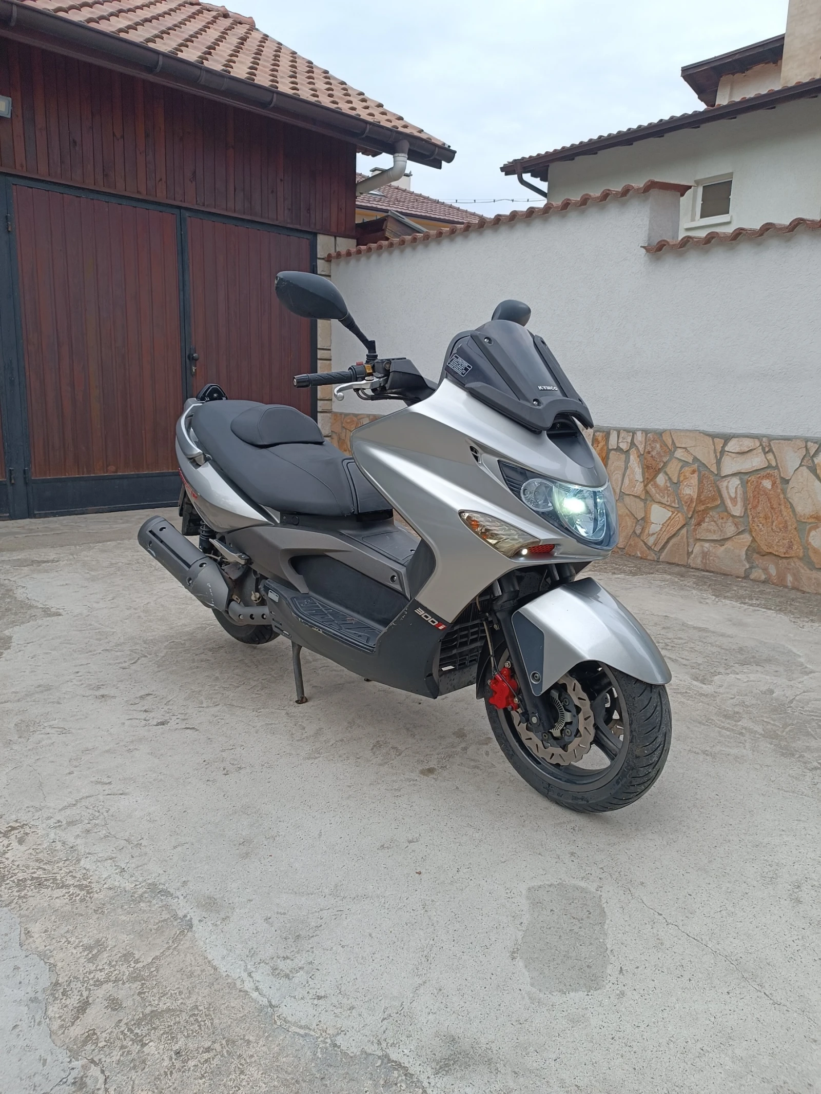 Kymco Xciting R 300