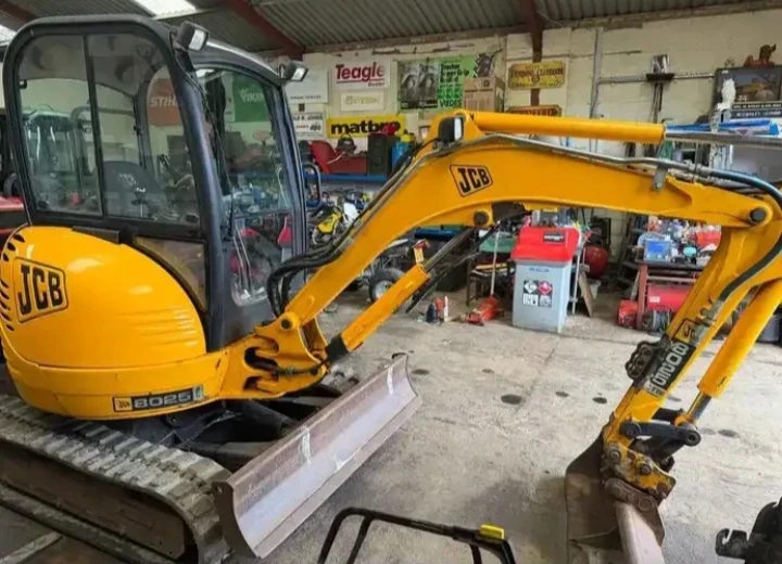 Багер JCB 8025, снимка 3 - Индустриална техника - 55224808