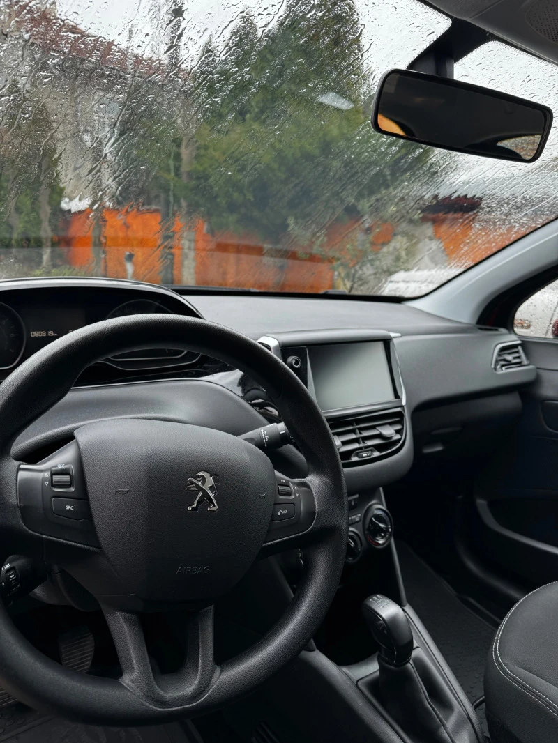 Peugeot 208 1.2 бензин , снимка 5 - Автомобили и джипове - 46719558