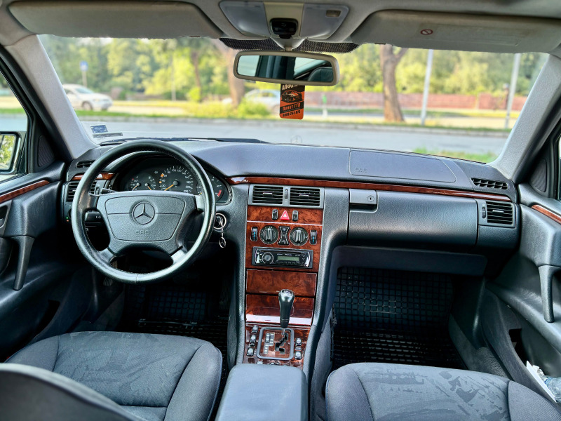 Mercedes-Benz E 290, снимка 6 - Автомобили и джипове - 46434235