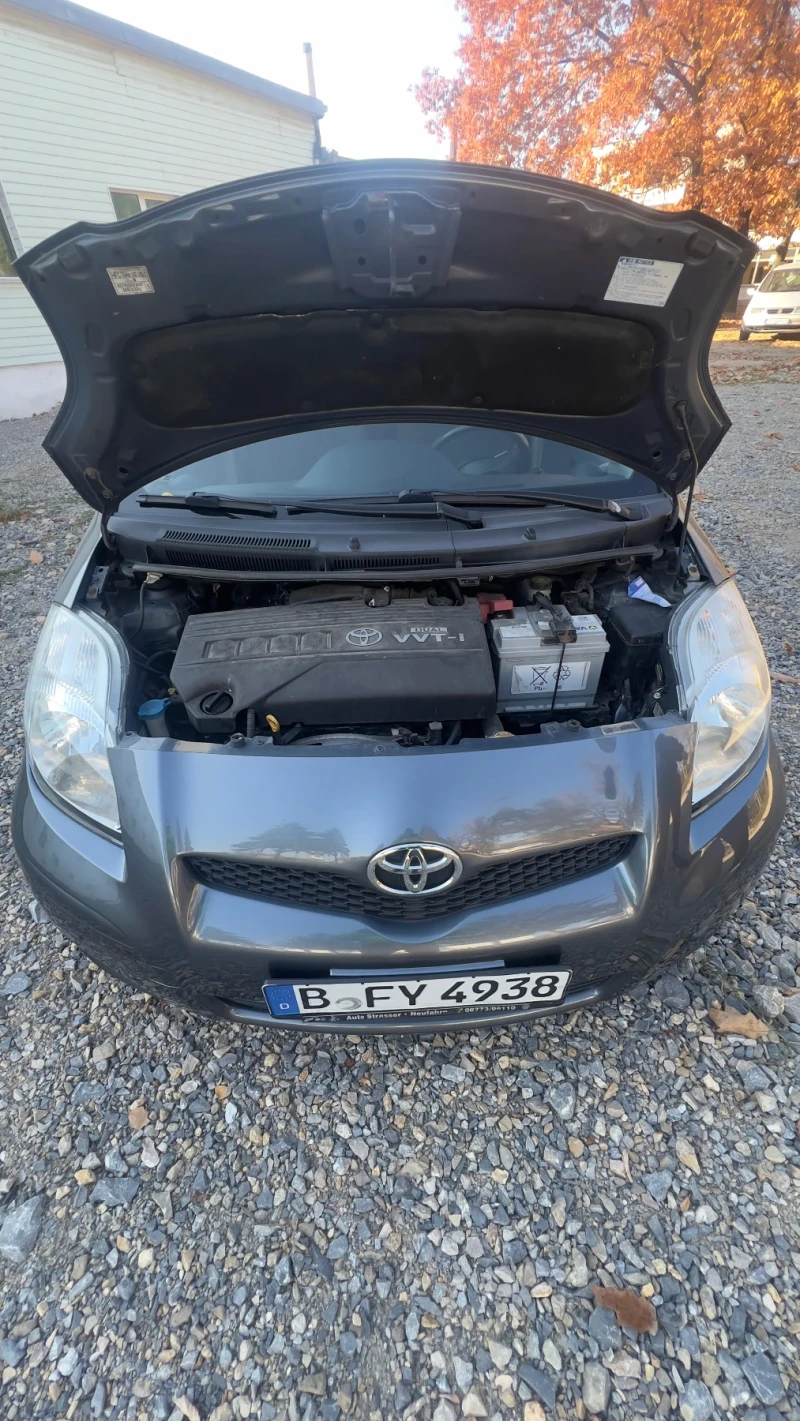 Toyota Yaris 1300, снимка 11 - Автомобили и джипове - 47963098