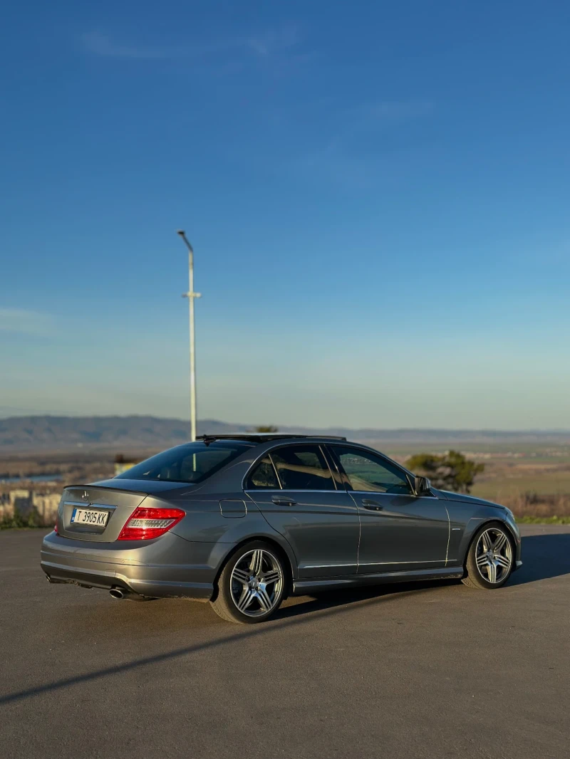 Mercedes-Benz C 320 AMG / ПАНОРАМА, снимка 3 - Автомобили и джипове - 48370677