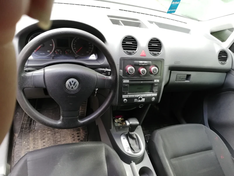 VW Caddy DSG АВТОМАТ КЛИМАТИК , снимка 10 - Автомобили и джипове - 50951159