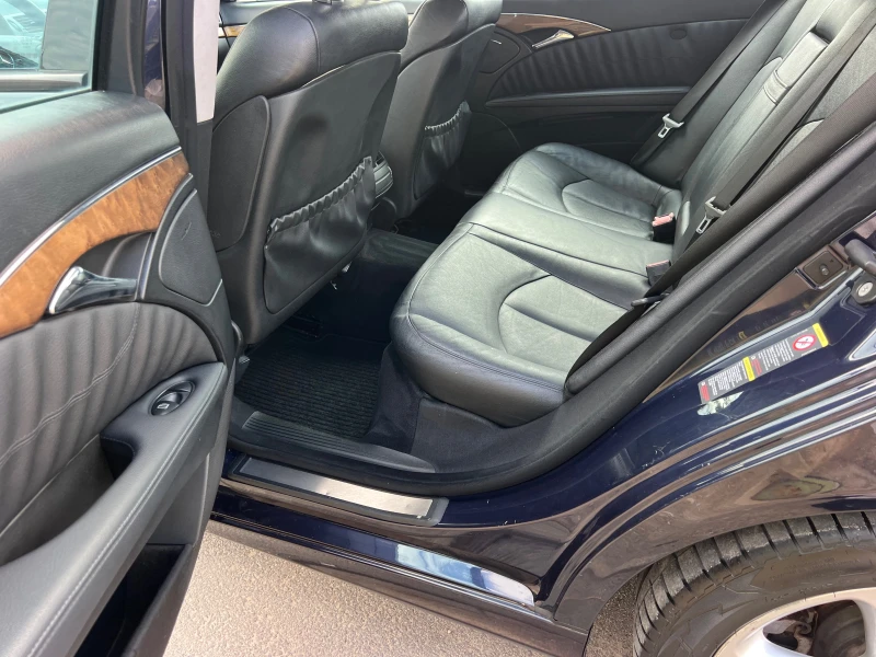 Mercedes-Benz E 320 CDI EVO FACELIFT/AVANTGARDE/XENON/NAVI/KOJA/UNIKAT, снимка 16 - Автомобили и джипове - 52017365