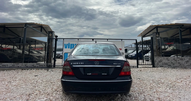 Mercedes-Benz E 320 CDI EVO FACELIFT/AVANTGARDE/XENON/NAVI/KOJA/UNIKAT, снимка 8 - Автомобили и джипове - 52017365
