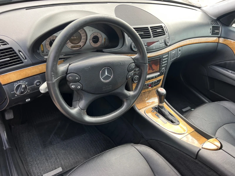 Mercedes-Benz E 320 CDI EVO FACELIFT/AVANTGARDE/XENON/NAVI/KOJA/UNIKAT, снимка 10 - Автомобили и джипове - 52017365