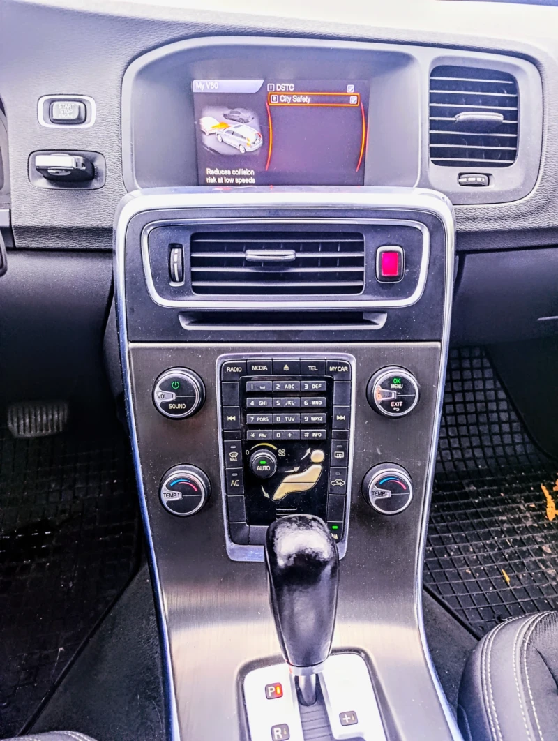 Volvo V60 2.0 D3 163 кс, снимка 10 - Автомобили и джипове - 52104234
