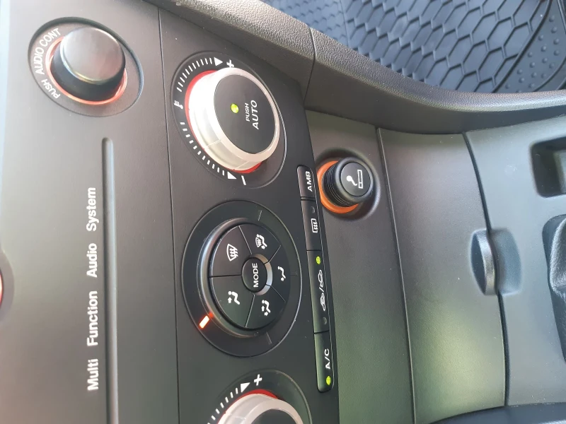 Mazda 3, снимка 10 - Автомобили и джипове - 52310745